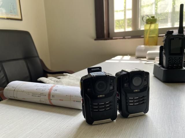 查老公位置又不想让他发现(永久封存的警号111871背后) 永久封存的警号“111871”背后,这对父女隔着生死“同框”