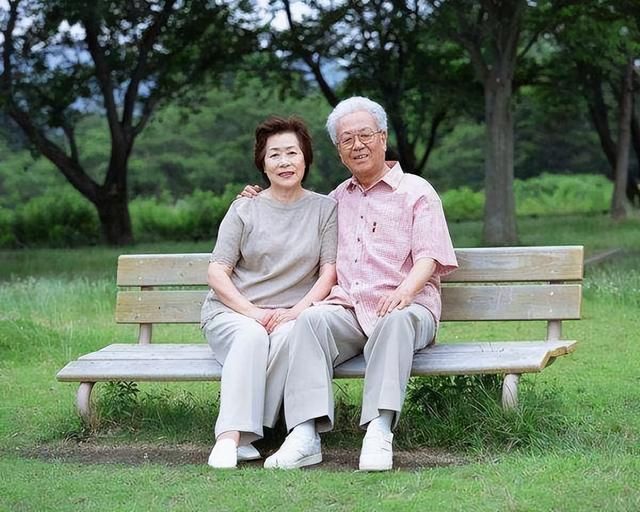 如果老伴先走了，儿女不在身边，做好4件事，就不怕晚景凄凉