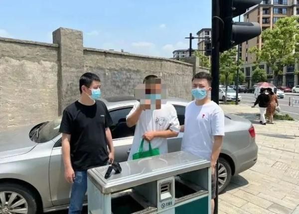 警察能查女朋友跟谁开的房么(杭州一单身女子深夜总被人敲门民警找到她前男友) 杭州一单身女子深夜总被人敲门!民警找到她前男友,发现事情不简单