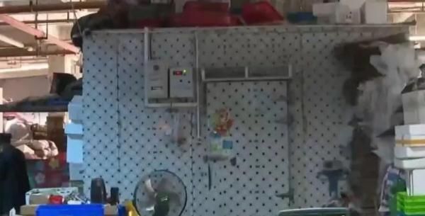 怎么样才能查到对方的位置在哪里(男子被反锁在冷库) 男子被反锁在冷库,手机也没信号!教科书式自救→
