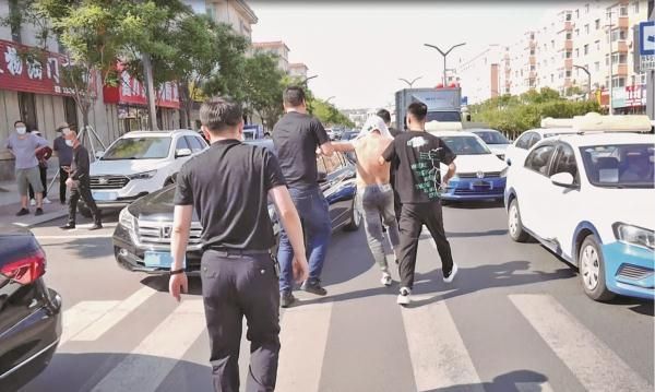 如何偷偷知道对方在哪个位置(一张银行卡凌晨时段高度活跃流水异常这引起了警方注意) 一张银行卡凌晨时段高度活跃、流水异常?这引起了警方注意……